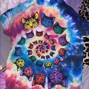 tie-dye cat shirt